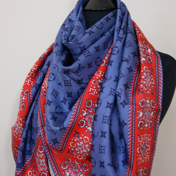 New Louis Vuitton Scarf Monogram Silk Wrap - Picture 4 of 13